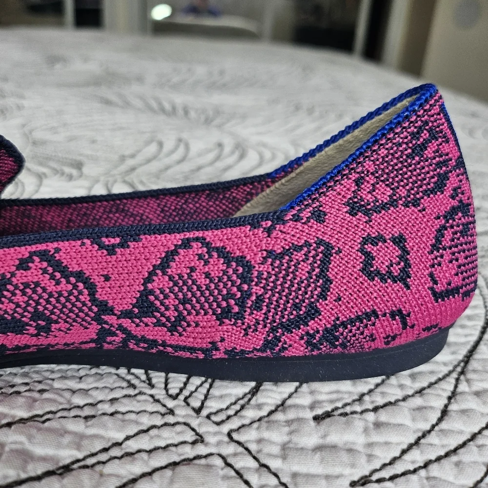 EUC RETIRED Rothy’s The Loafer Snake Fuschia Navy Women 6.5